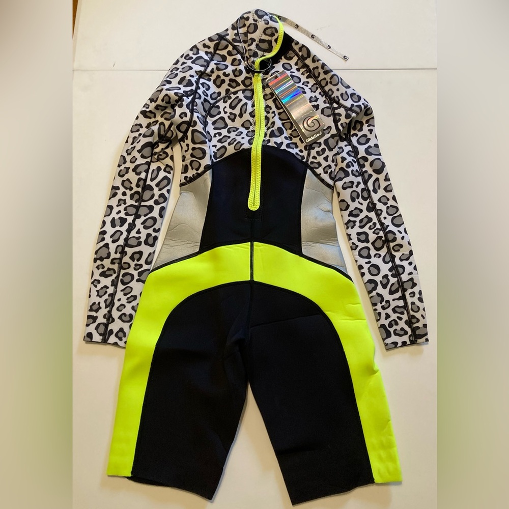 NWT XS front zip 2 mm GlideSoul shortie wetsuit with long sleeves
